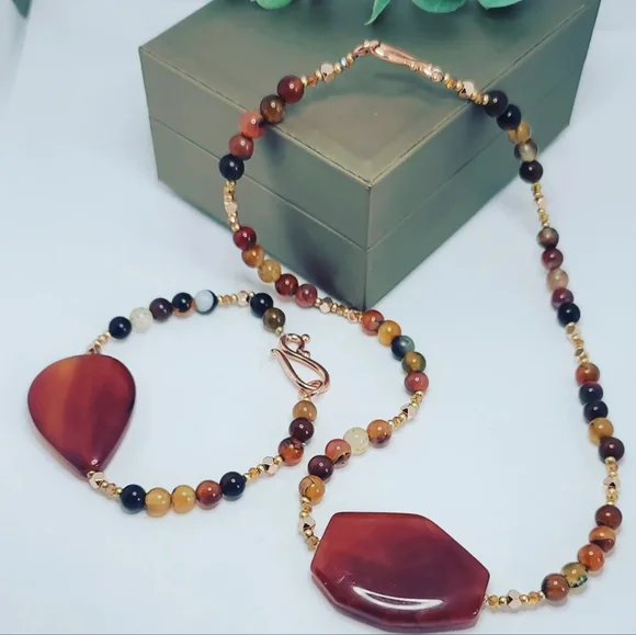 Red agate necklace - Picture 2 of 5